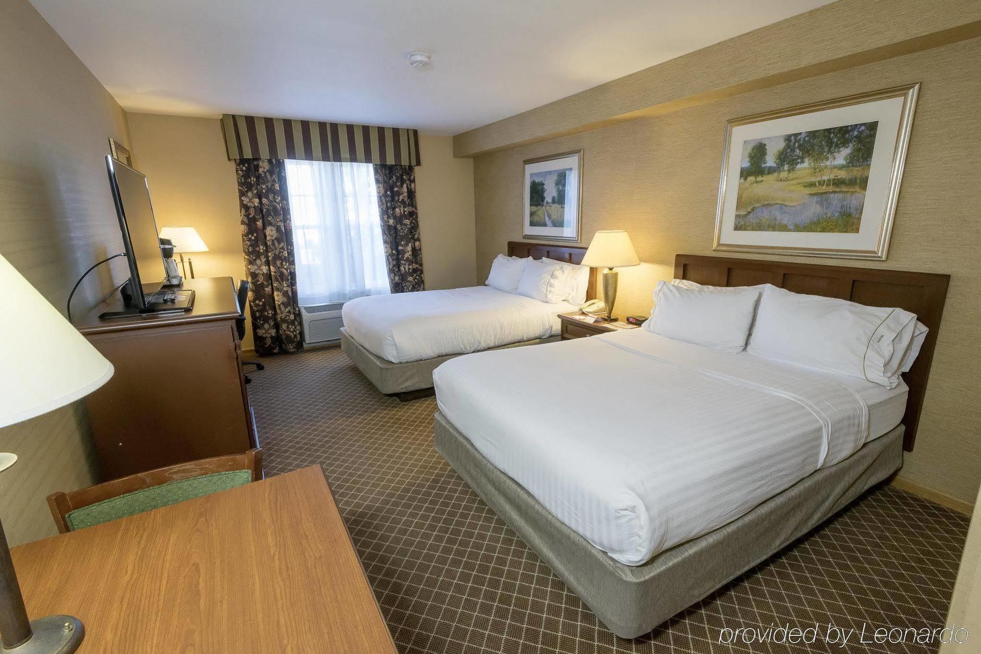 Holiday Inn Express & Suites Iron Mountain, An Ihg Hotel Exteriér fotografie